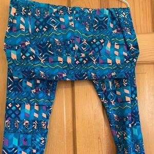 LuLaRoe Tall/Curvy leggings